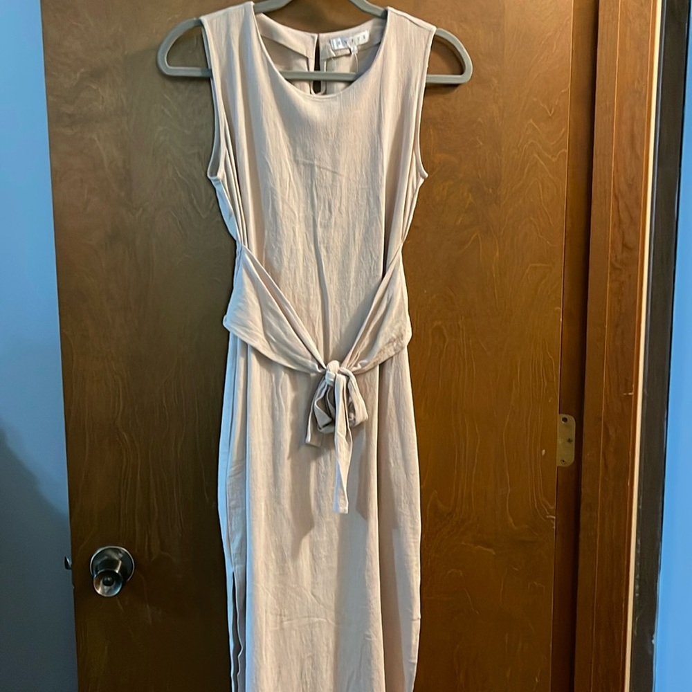 Sleeveless Tie-Waist Midi Dress in Light Blush